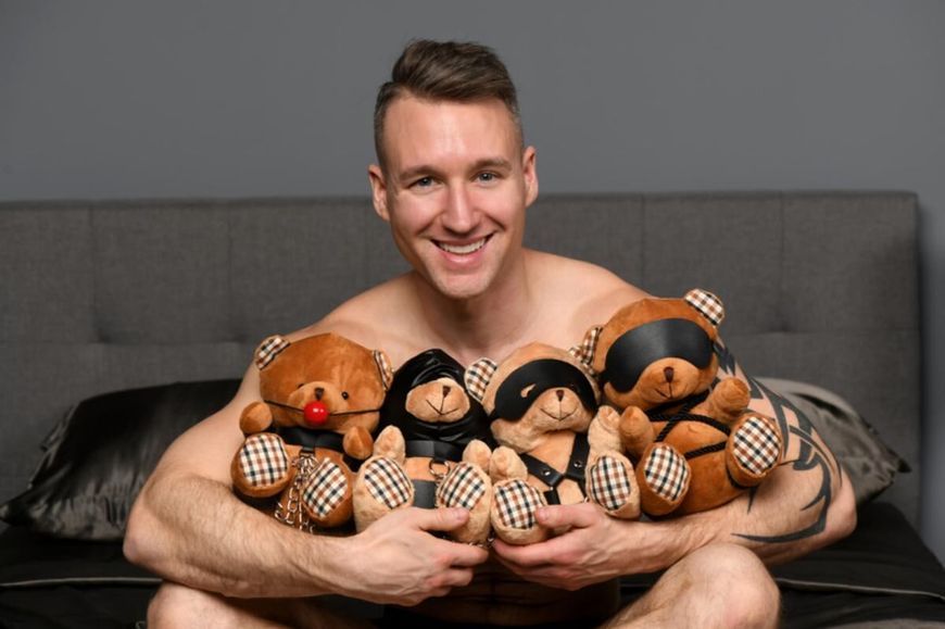 Плюшевий ведмедик HOODED Teddy Bear БДСМ у шкіряному капюшоні з повідцем, 23x16x12 см SO9815 фото